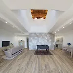 Bed and Breakfast C Luxury Estate