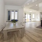 C Luxury Estate Bed and Breakfast 4*