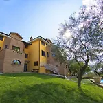 C Luxury Estate 4* SantʼAntonio Abate