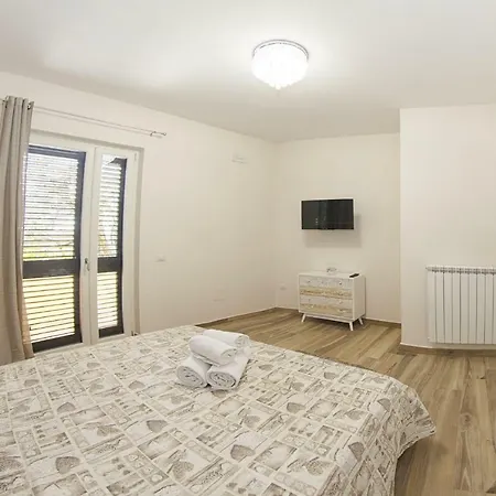 Bed and breakfast C Luxury Estate 4*