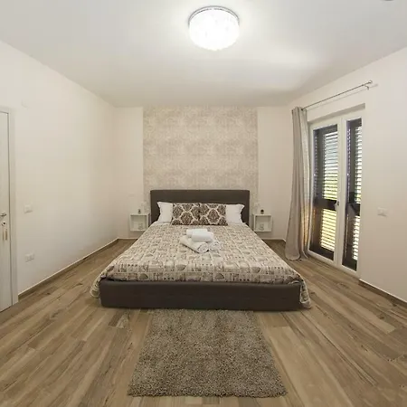 C Luxury Estate Bed and breakfast 4*