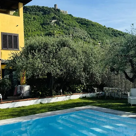 C Luxury Estate 4* SantʼAntonio Abate