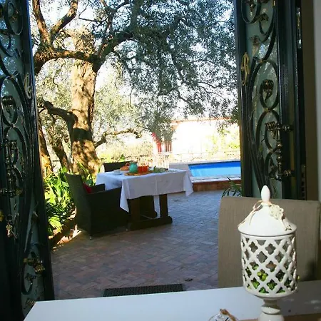 C Luxury Estate 4* SantʼAntonio Abate